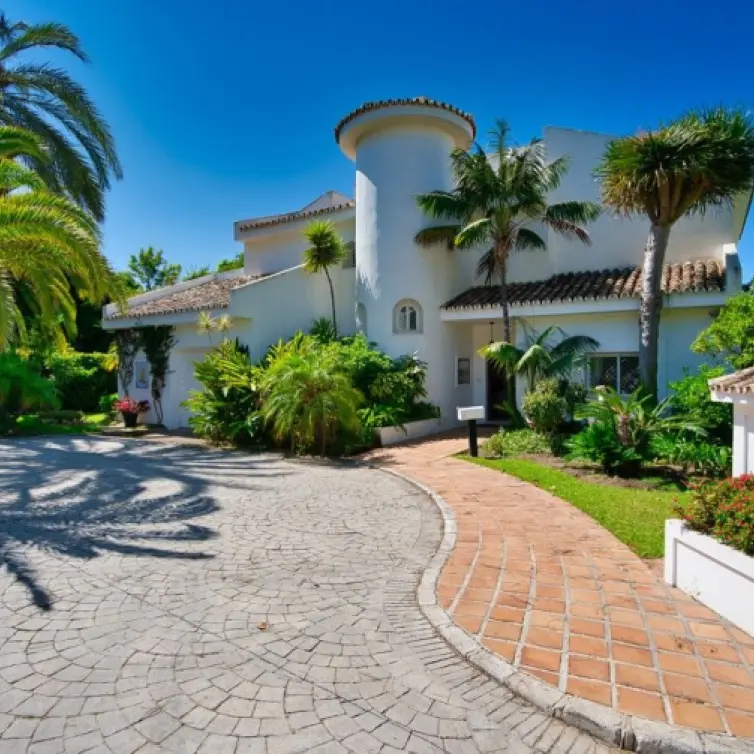 Venta de villa independiente en Marbella