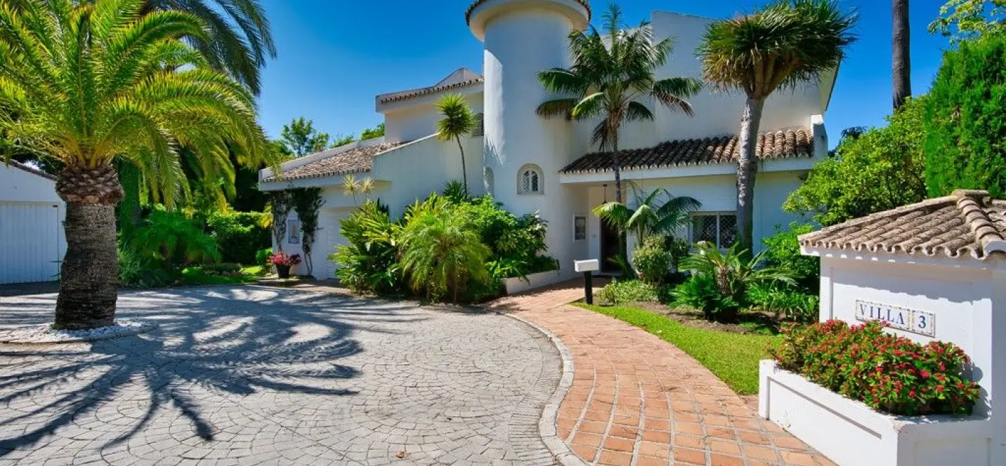 Venta de villa independiente en Marbella 1