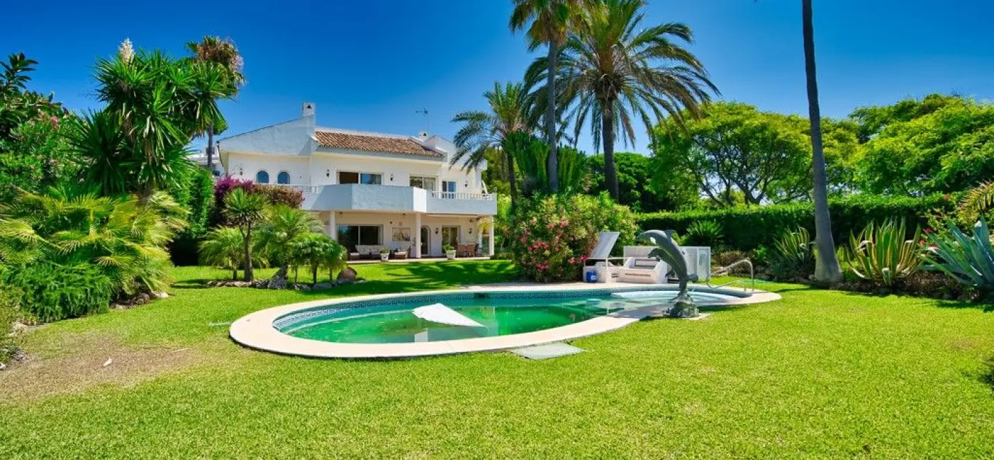 Venta de villa independiente en Marbella 2