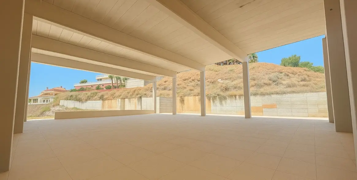 Sale of commercial premises in Benalmadena 18