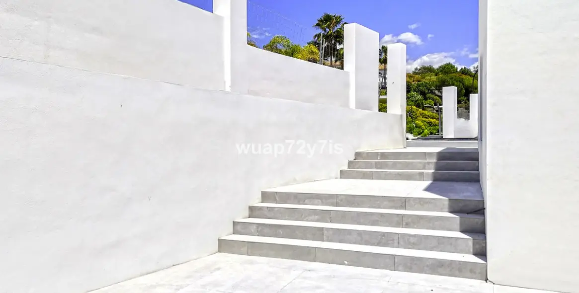 Sale of detached villa in Benahavís 11