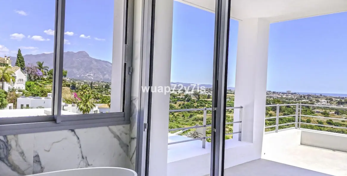 Sale of detached villa in Benahavís 14