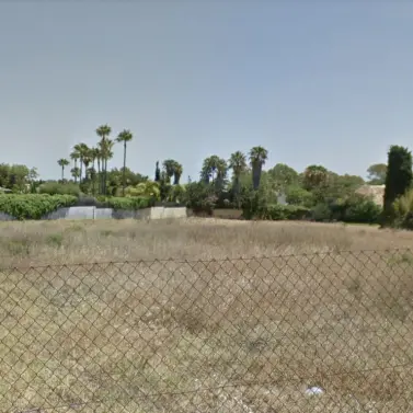 Sale of residential plot in Guadalmina Baja