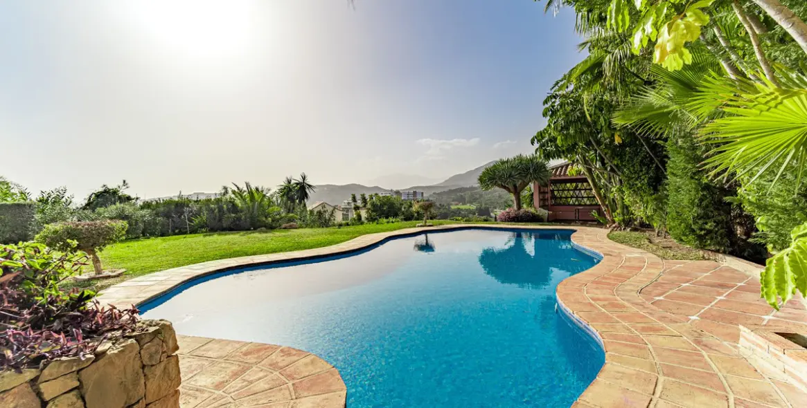 Sale of detached villa in Benahavís 1