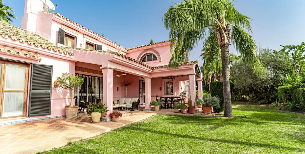Sale of detached villa in Benahavís 14