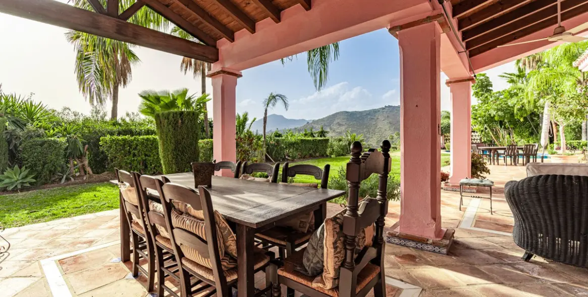 Sale of detached villa in Benahavís 17