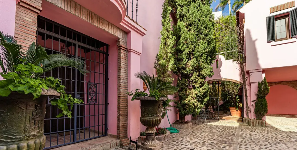 Sale of detached villa in Benahavís 25