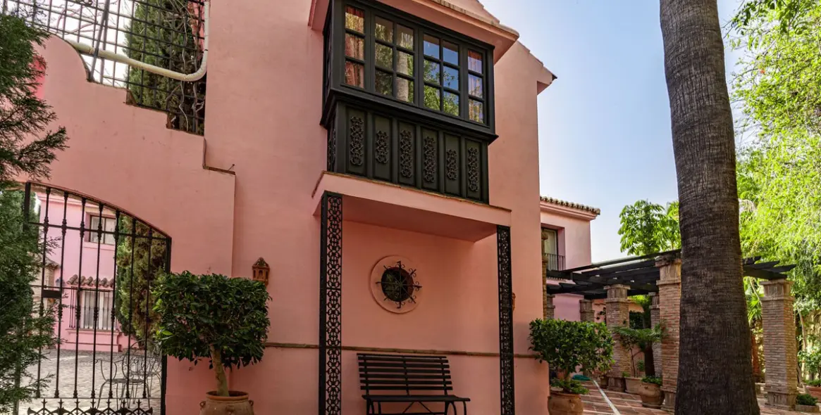 Sale of detached villa in Benahavís 32