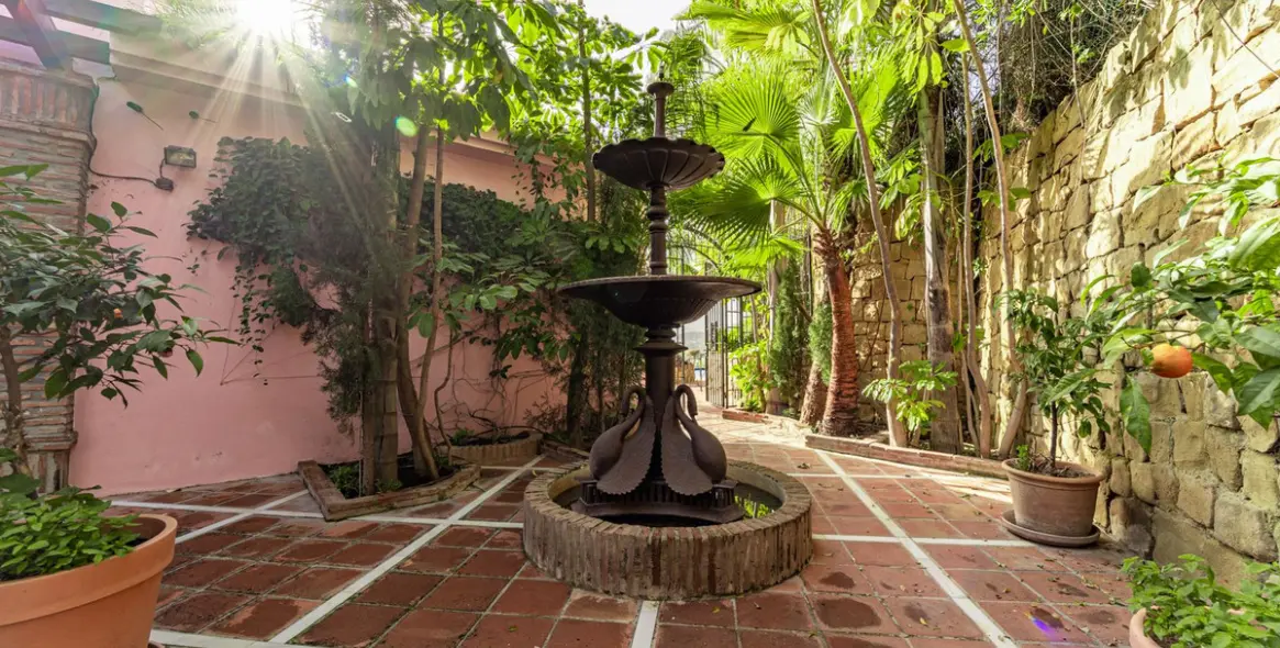 Sale of detached villa in Benahavís 35