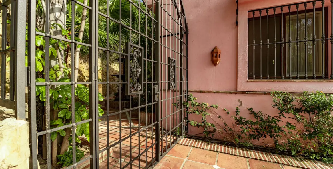 Sale of detached villa in Benahavís 38