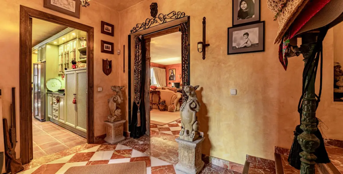 Sale of detached villa in Benahavís 40
