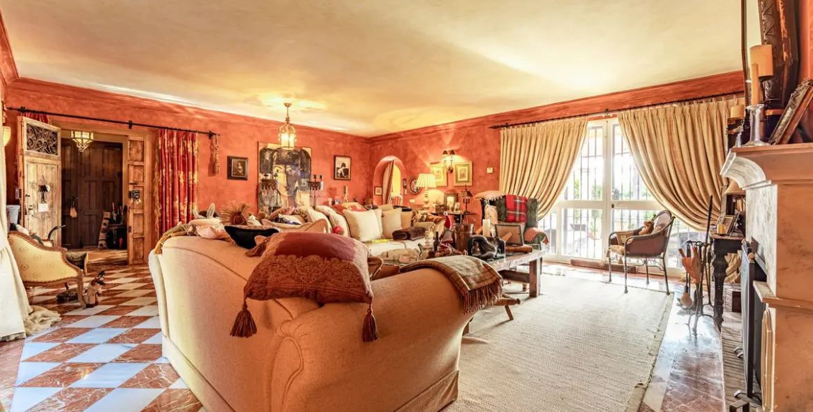 Sale of detached villa in Benahavís 44