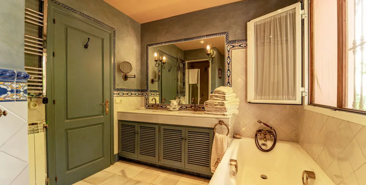 Sale of detached villa in Benahavís 50
