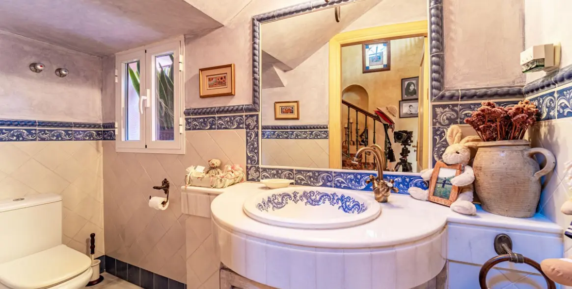 Sale of detached villa in Benahavís 59