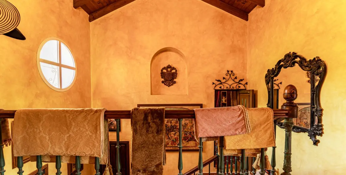 Sale of detached villa in Benahavís 64