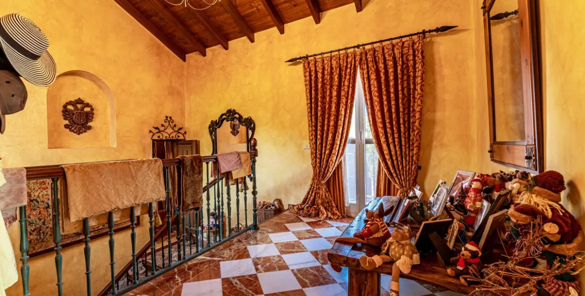 Sale of detached villa in Benahavís 65