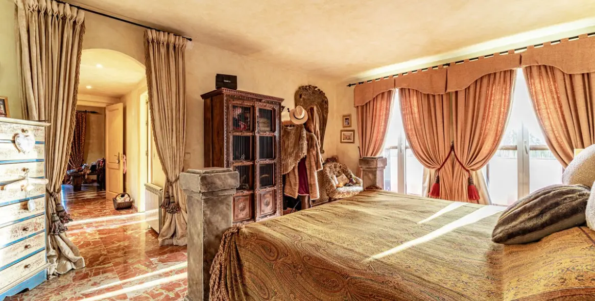 Sale of detached villa in Benahavís 68