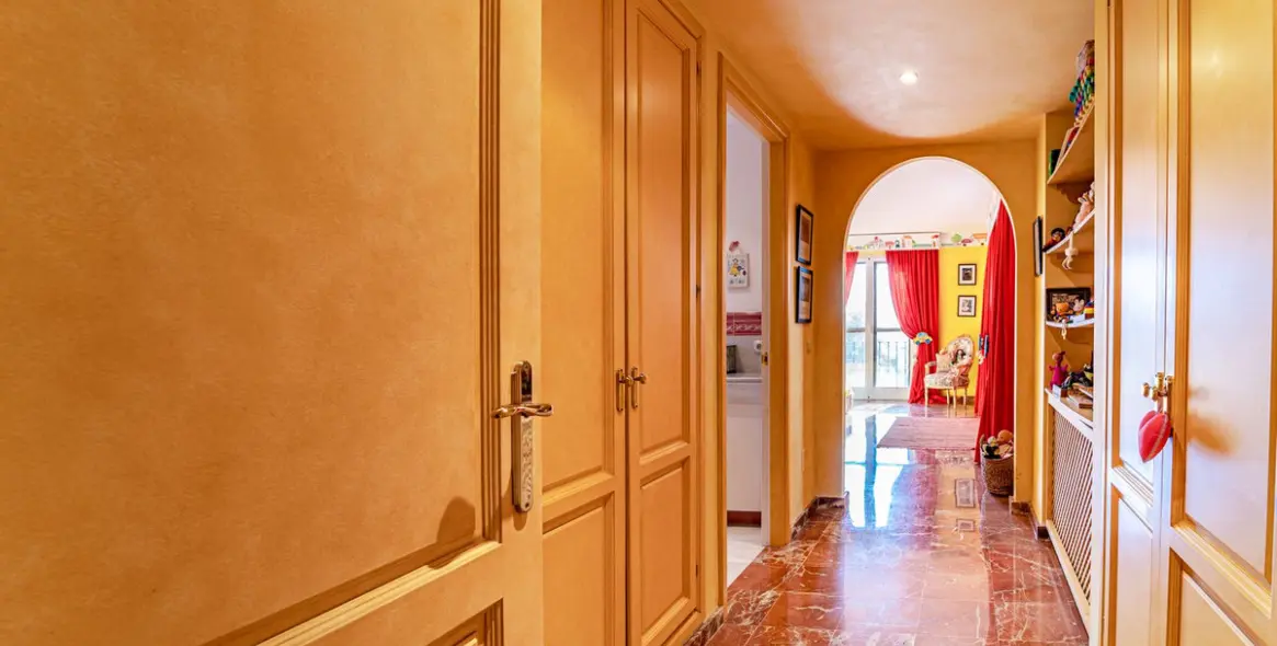 Sale of detached villa in Benahavís 72