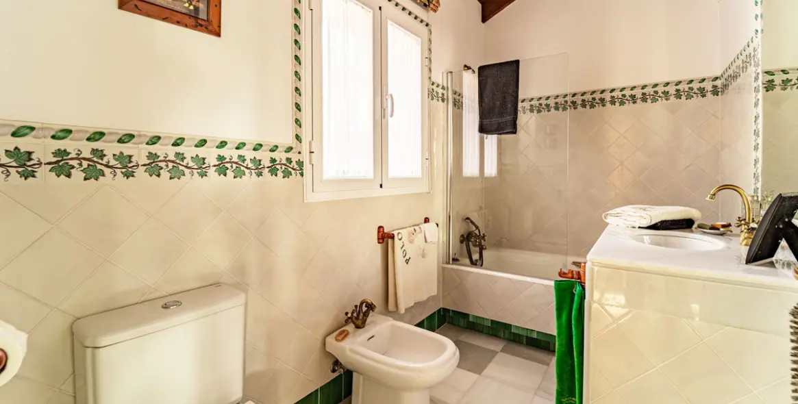 Sale of detached villa in Benahavís 77