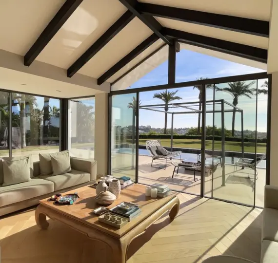 Sale of detached villa in Benahavís