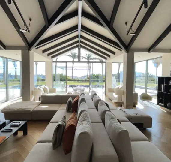 Sale of detached villa in Benahavís