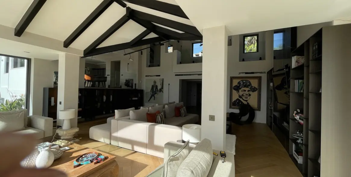 Sale of detached villa in Benahavís 12