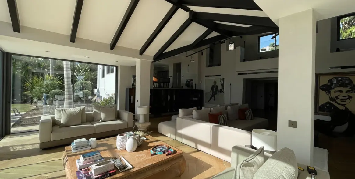 Sale of detached villa in Benahavís 13