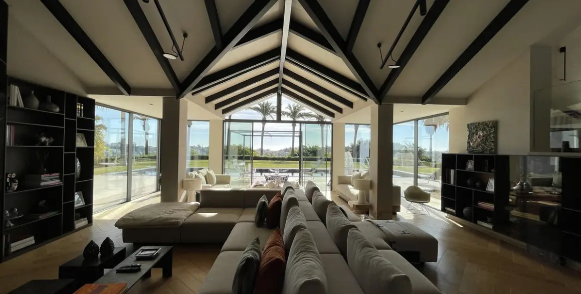 Sale of detached villa in Benahavís 17