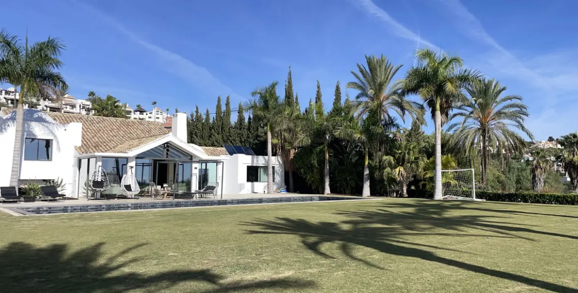 Sale of detached villa in Benahavís 23