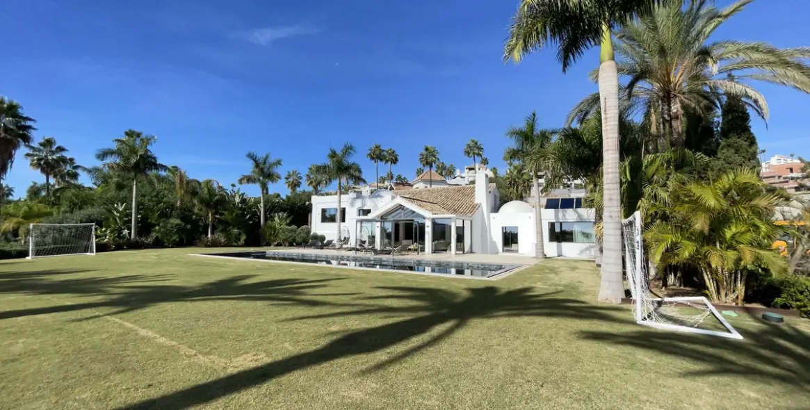 Sale of detached villa in Benahavís 26