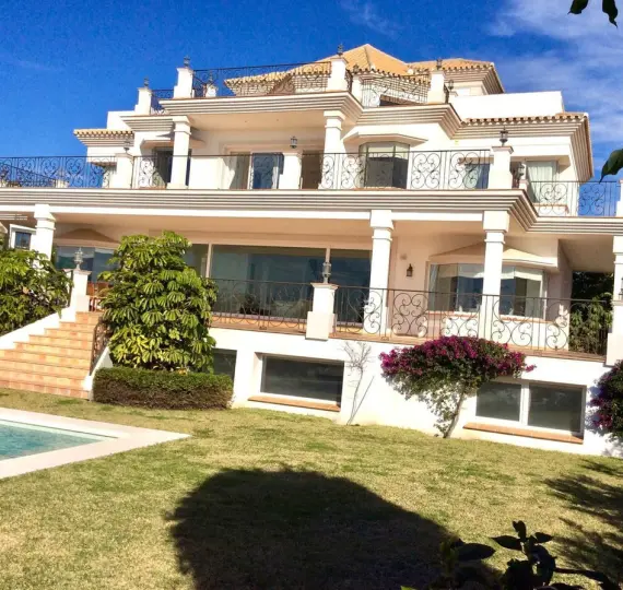 Villa independiente R4935409