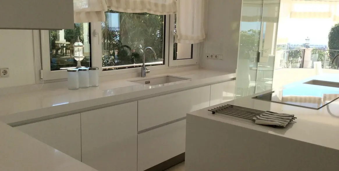 Продажа  отдельно стоящей виллы в Benahavís (район Los Flamingos) 5