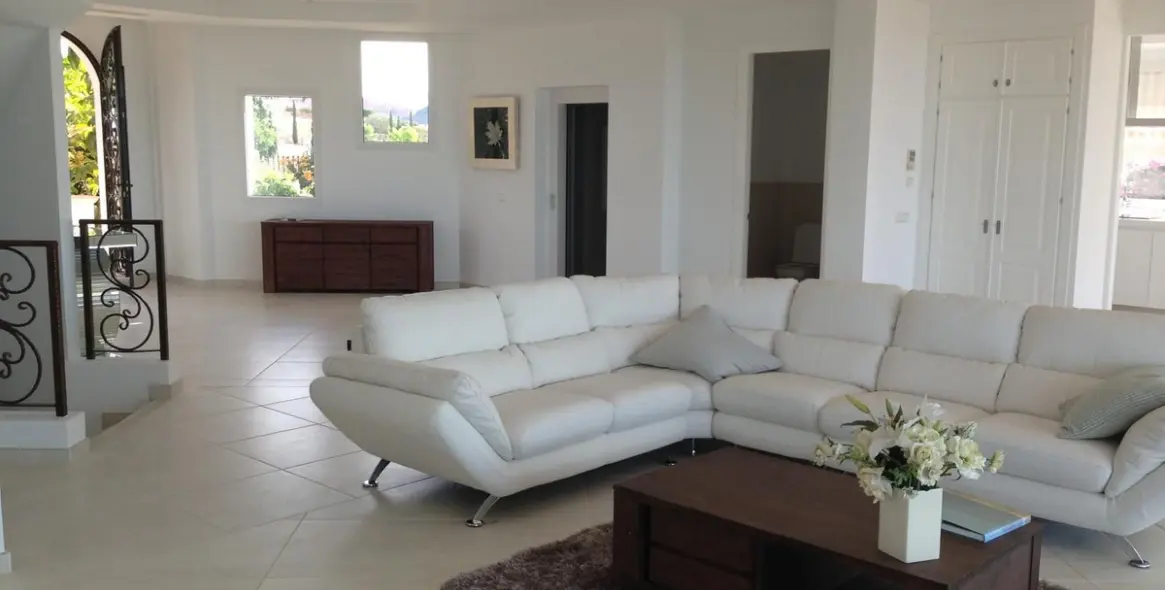 Продажа  отдельно стоящей виллы в Benahavís (район Los Flamingos) 6