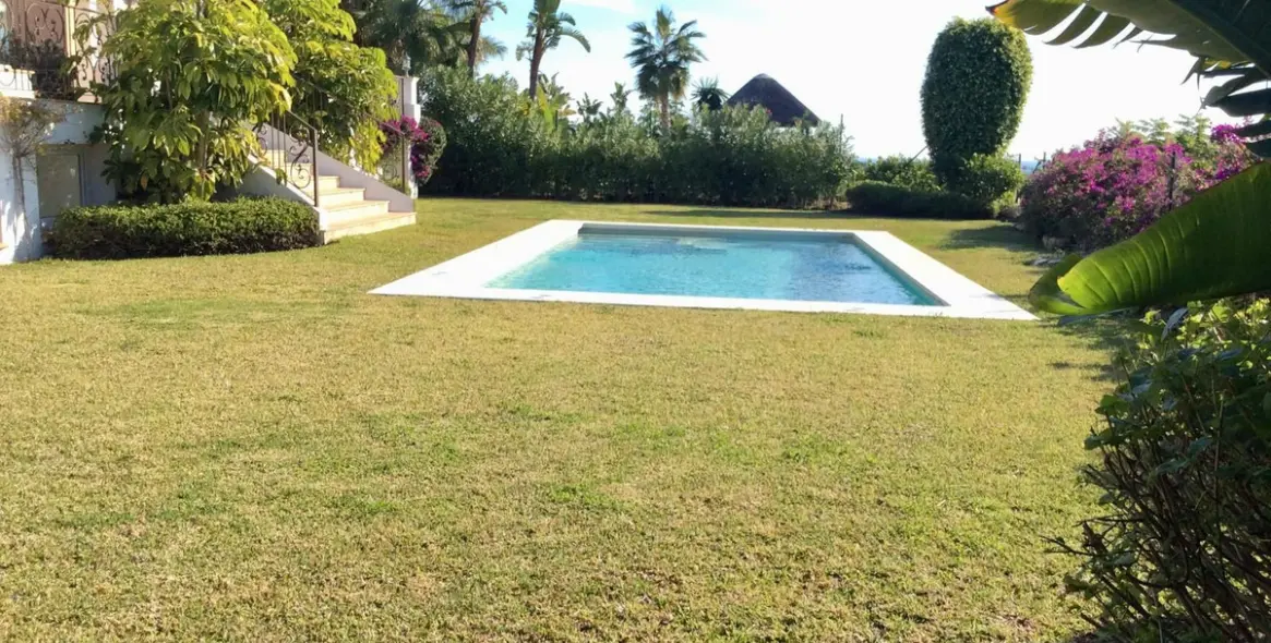 Продажа  отдельно стоящей виллы в Benahavís (район Los Flamingos) 8