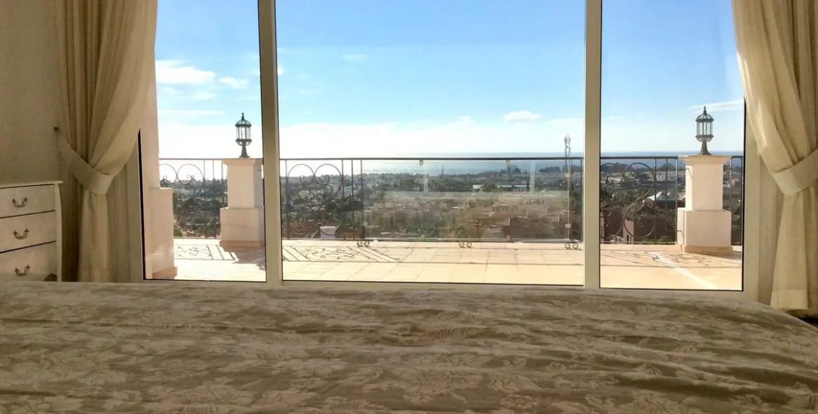 Продажа  отдельно стоящей виллы в Benahavís (район Los Flamingos) 10