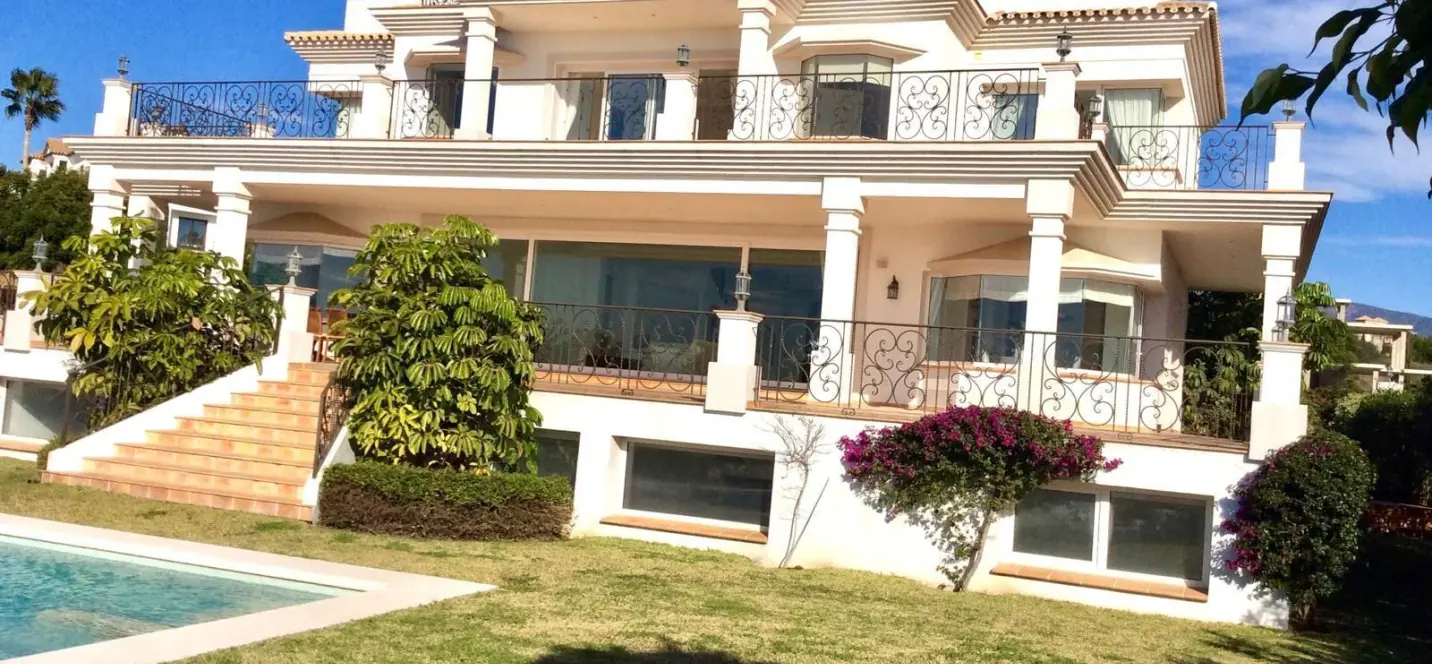 Sale of detached villa in Los Flamingos 0