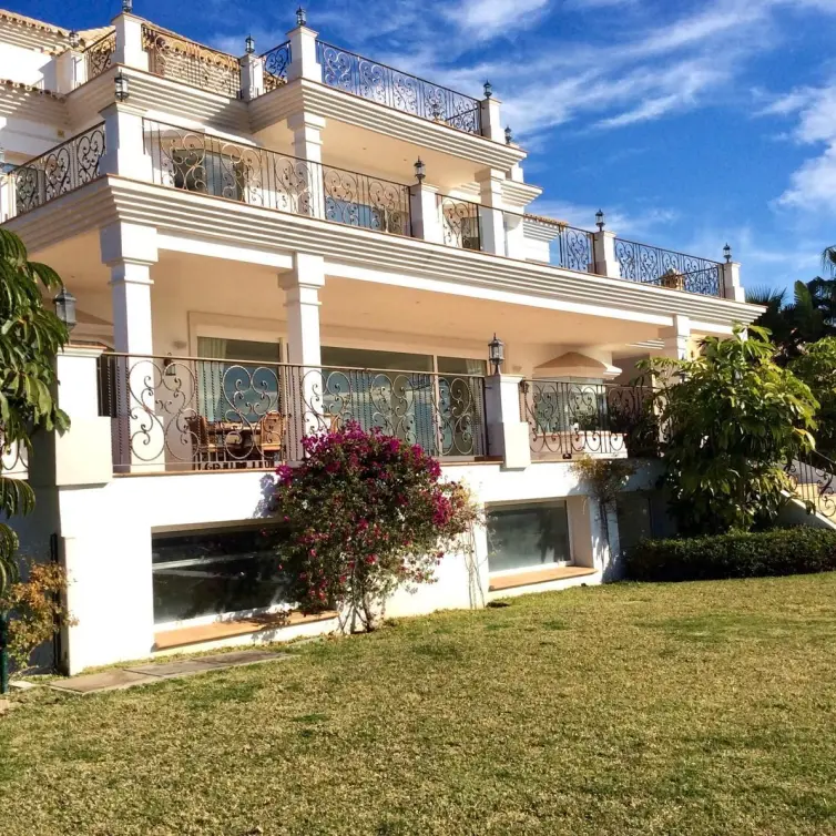 Sale of detached villa in Los Flamingos