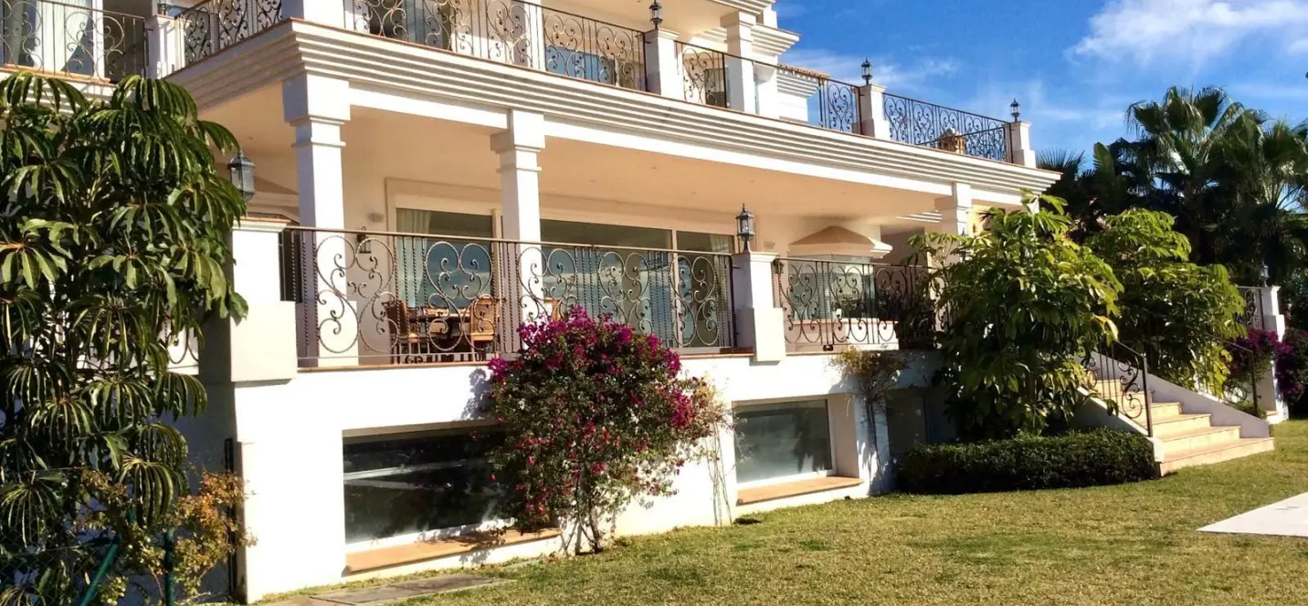 Sale of detached villa in Los Flamingos 1