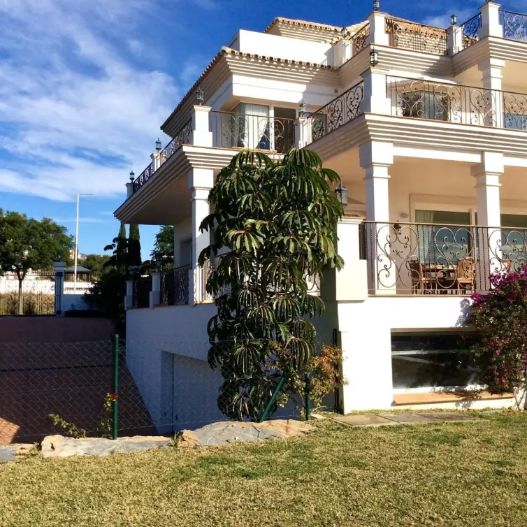 Sale of detached villa in Los Flamingos