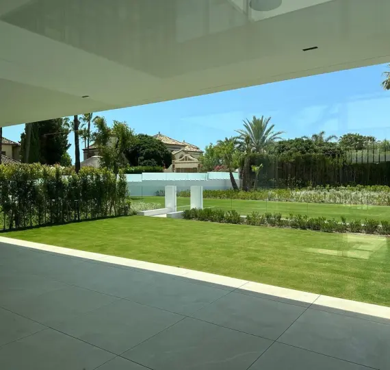 Дом на две семьи R4749622