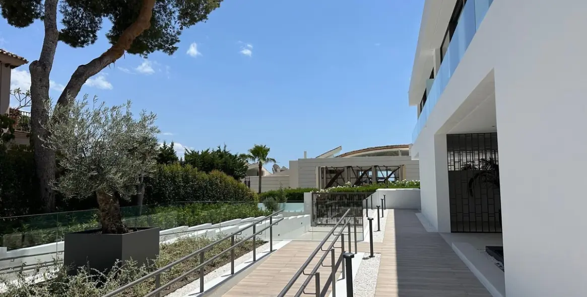 Продажа дома на две семьи в Nueva Andalucía (район Nueva Andalucía) 14