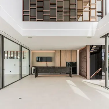 Продажа дома на две семьи в Nueva Andalucía