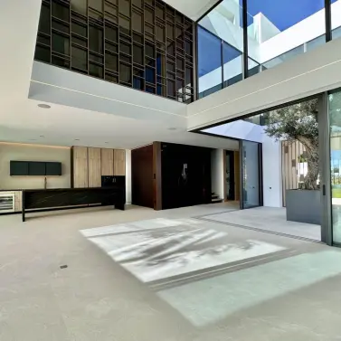 Продажа дома на две семьи в Nueva Andalucía