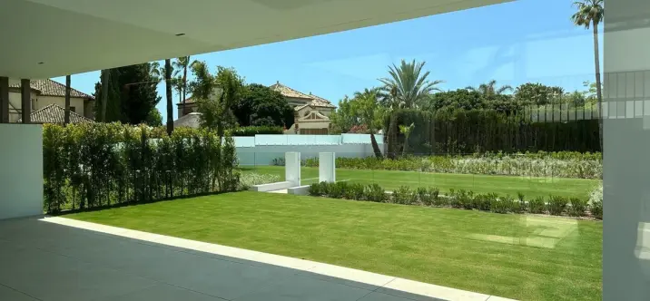 Продажа дома на две семьи в Nueva Andalucía 4