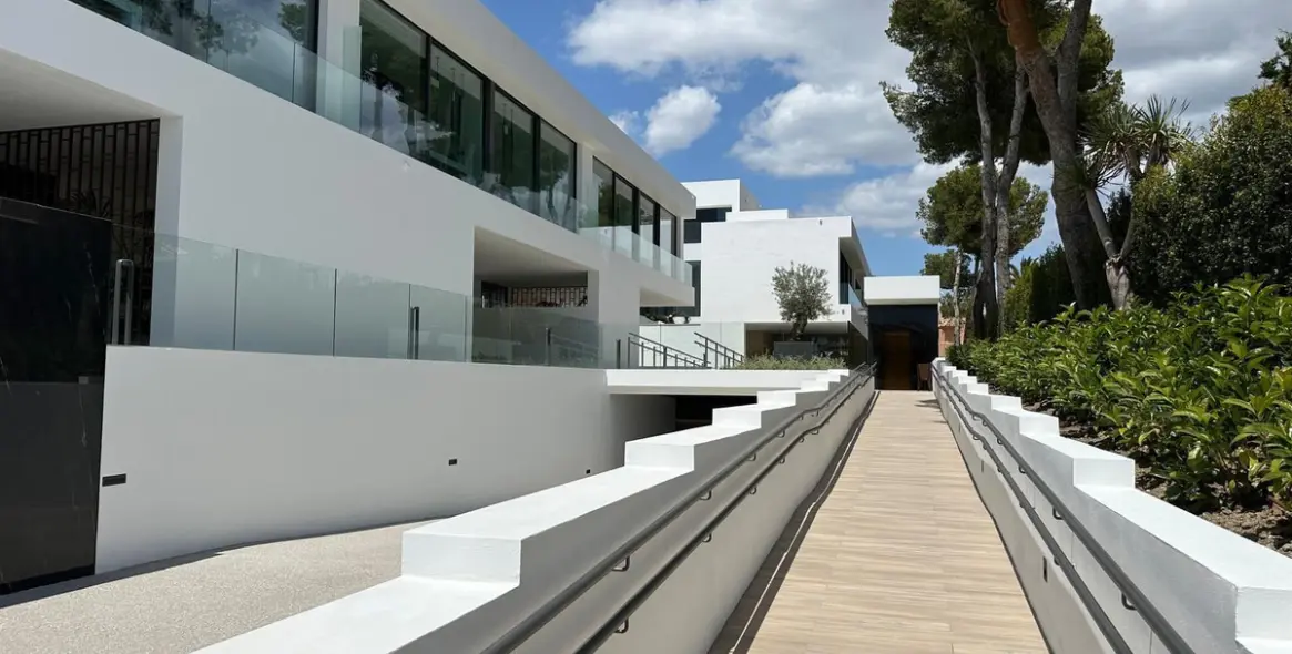 Sale of semi-detached house in Nueva Andalucía 15