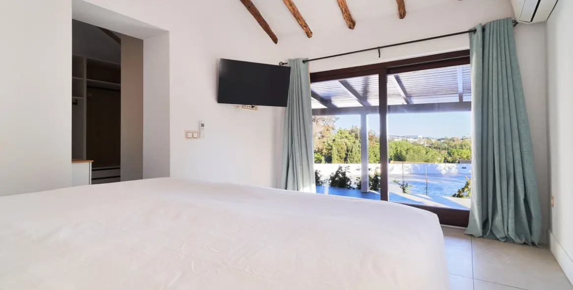 Sale of detached villa in San Pedro de Alcántara 33