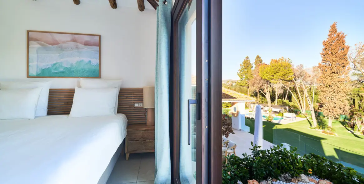 Sale of detached villa in San Pedro de Alcántara 34