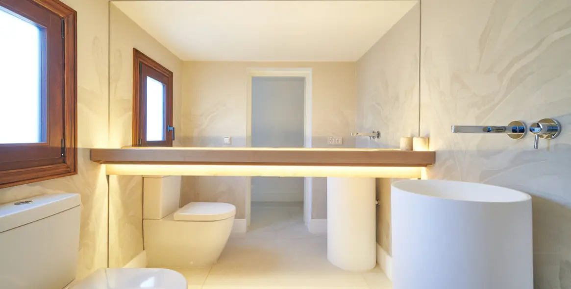 Sale of detached villa in San Pedro de Alcántara 35