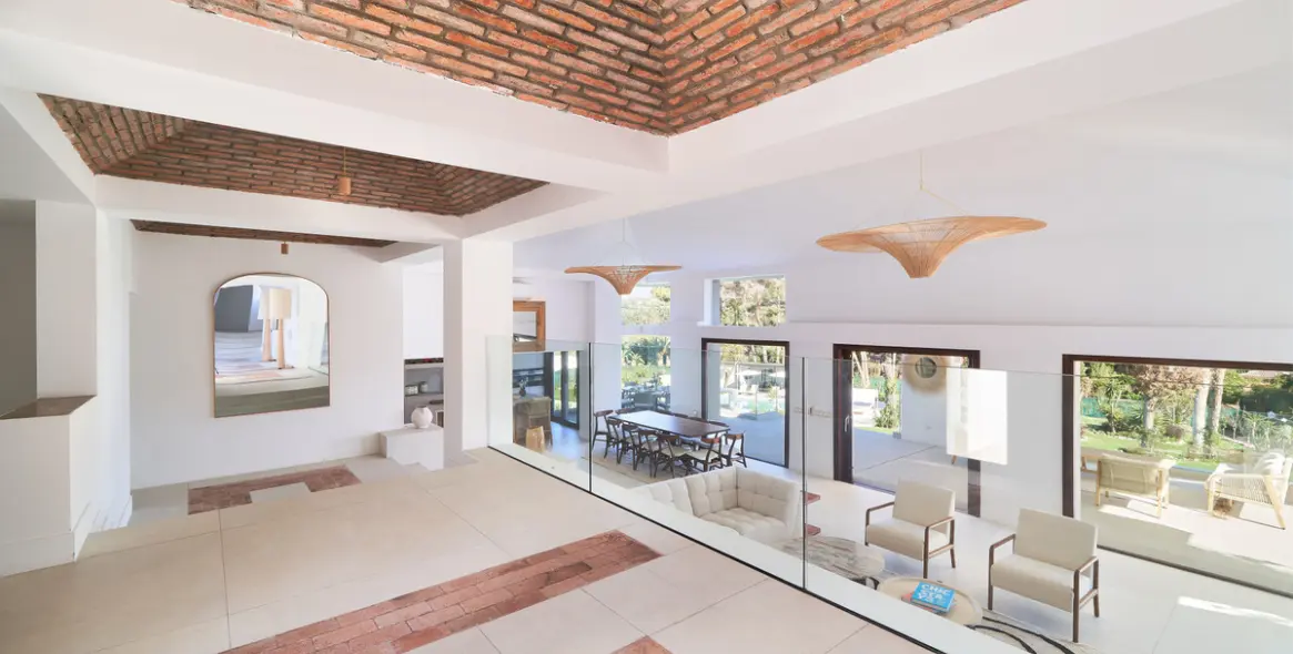 Sale of detached villa in San Pedro de Alcántara 40