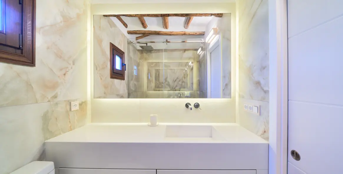 Sale of detached villa in San Pedro de Alcántara 46